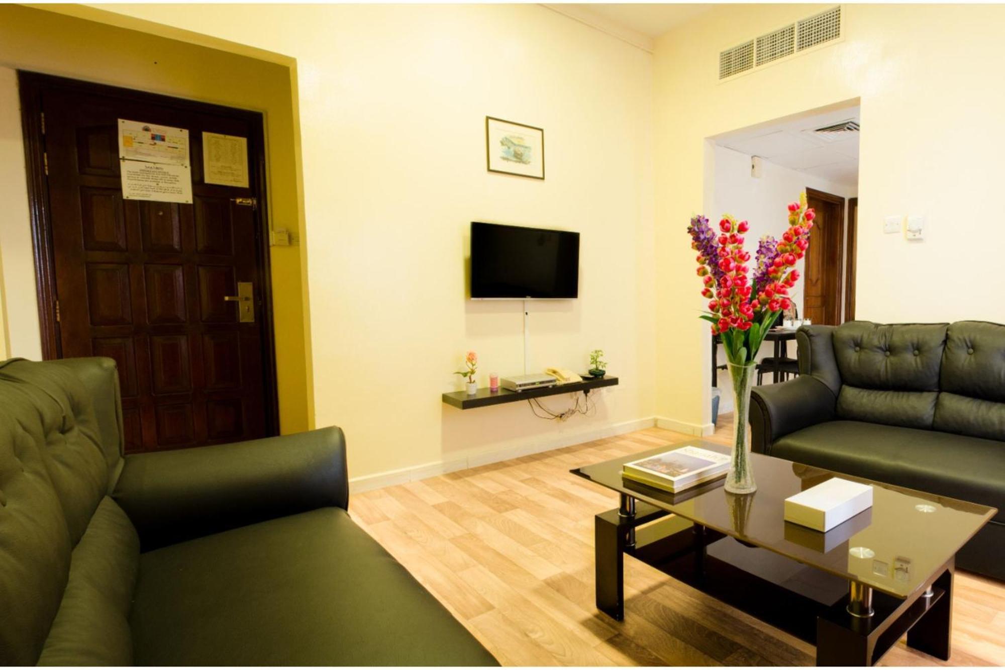 Al Ferdous Hotel Apartment Sharjah Esterno foto