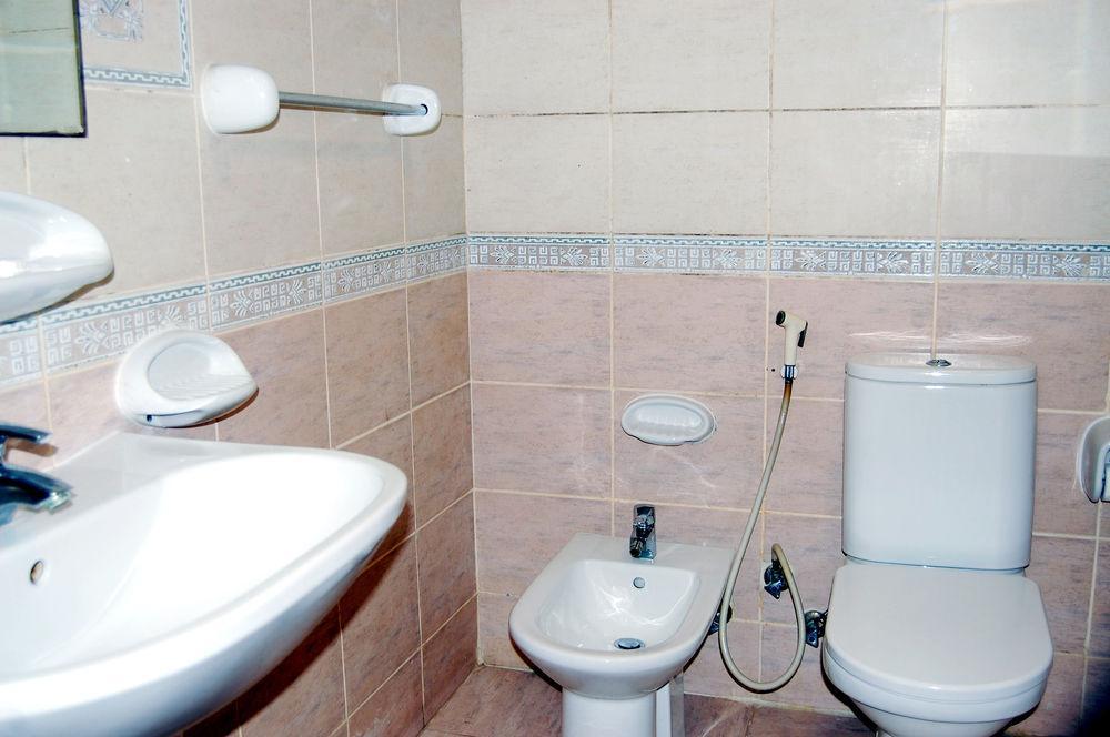 Al Ferdous Hotel Apartment Sharjah Esterno foto