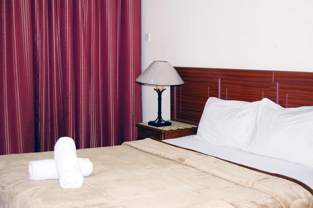 Al Ferdous Hotel Apartment Sharjah Esterno foto