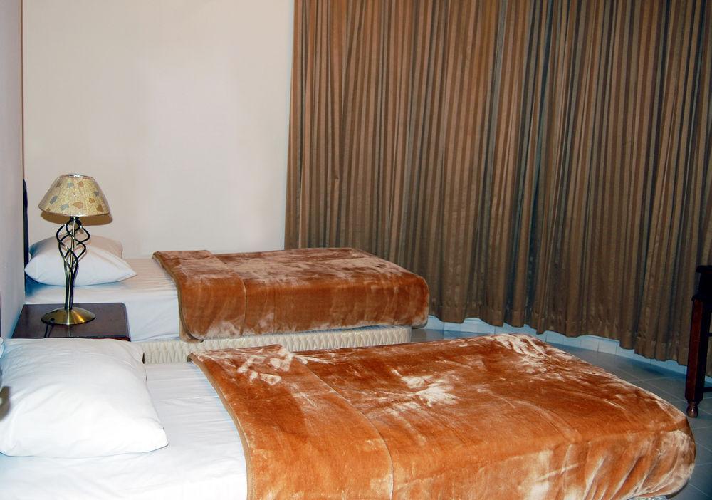 Al Ferdous Hotel Apartment Sharjah Esterno foto