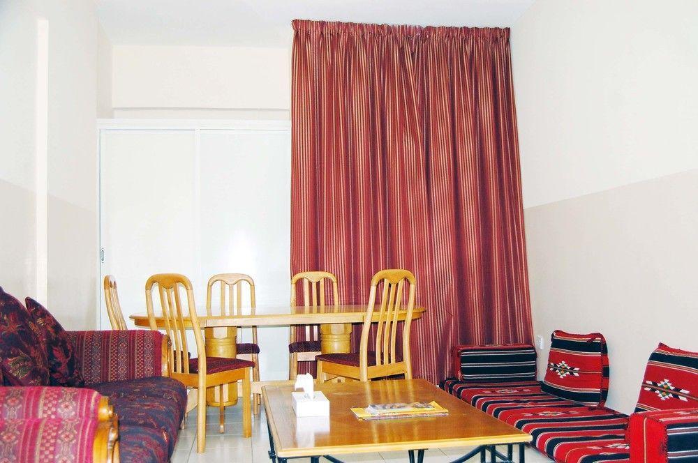 Al Ferdous Hotel Apartment Sharjah Esterno foto