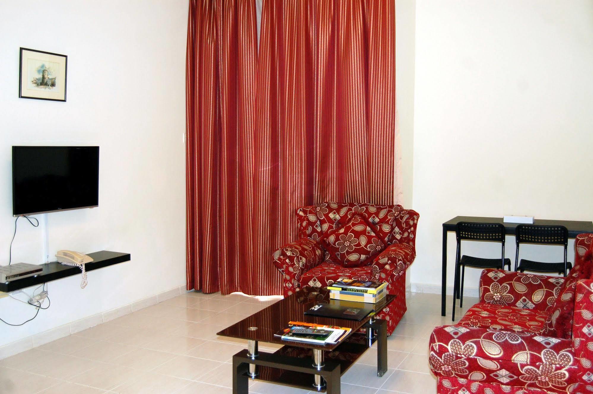 Al Ferdous Hotel Apartment Sharjah Esterno foto
